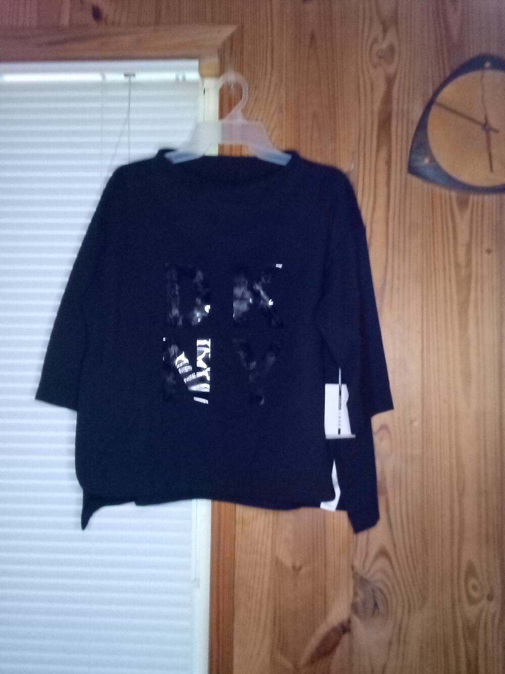 NWT DKNY Sport Oversized Black 3/4 Sleeve Top. Logo Accent L